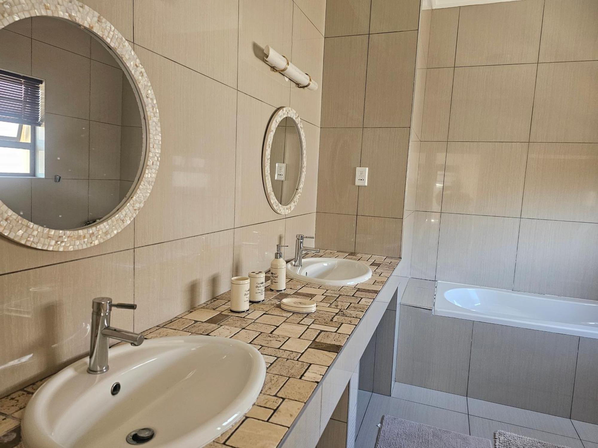 سواكوبموند Cora'S Boutique Bed & Breakfast المظهر الخارجي الصورة